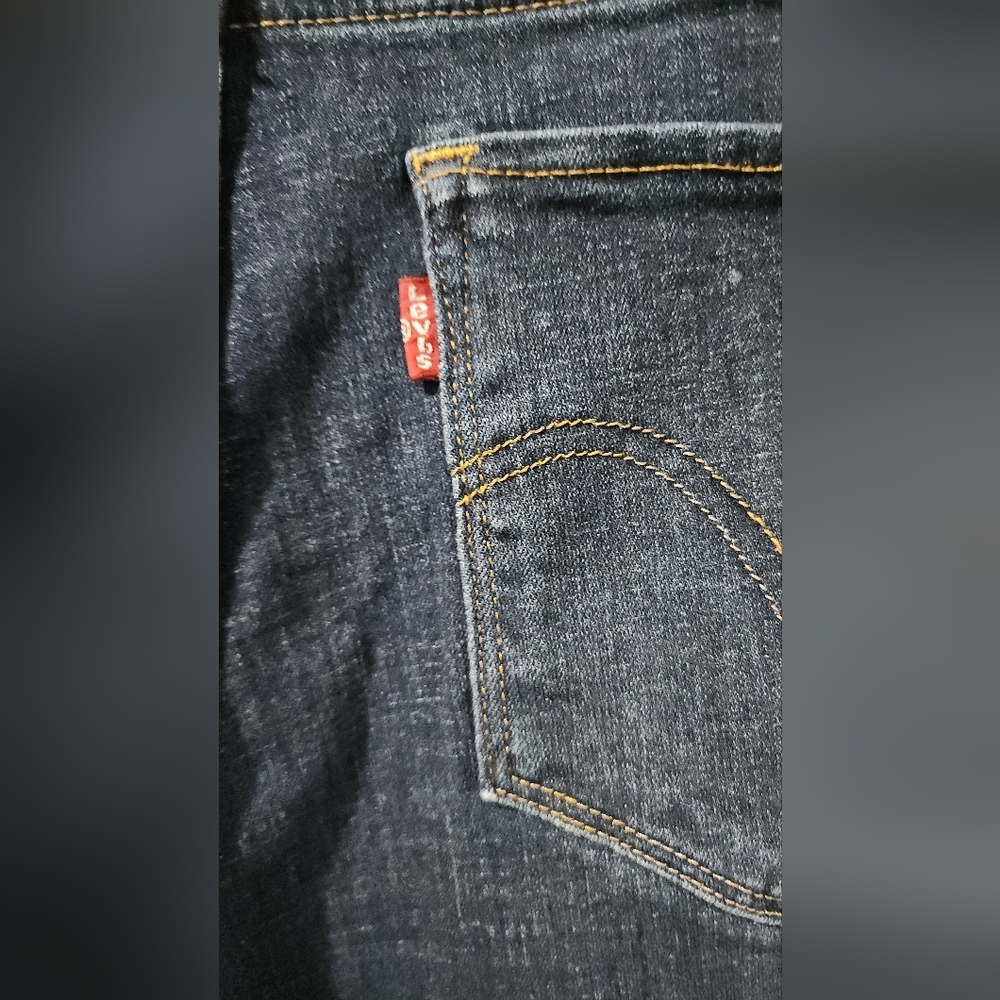 ✨️Levi’s Classic Short Dark Wash Denim Jean Shorts Size 31 ✨ - Picture 7 of 8